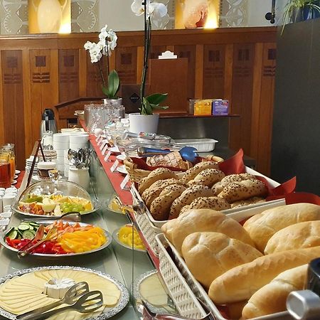 Hotel Okresni Dum Hradec Kralove Luaran gambar