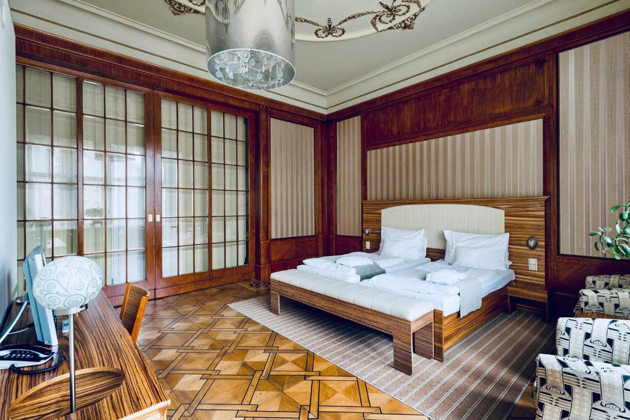 Hotel Okresni Dum Hradec Kralove Luaran gambar